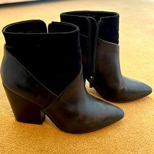 Vince Camuto leather/suede heeled booties (used)